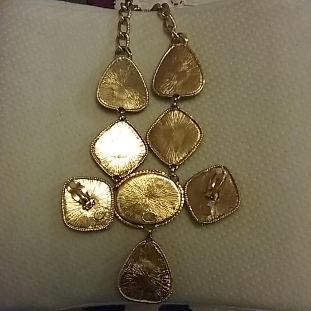 Necklace and Earring set